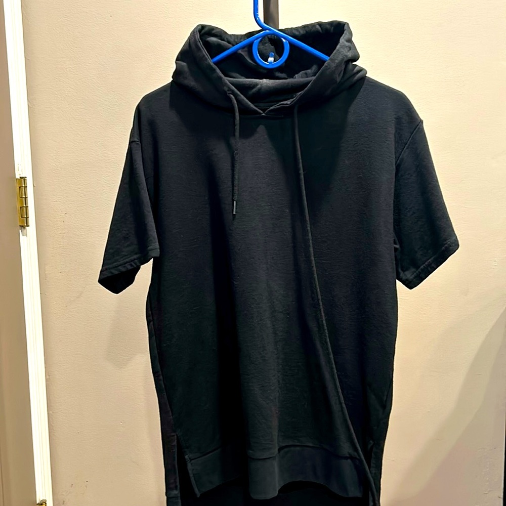 Short sleeve hoodie